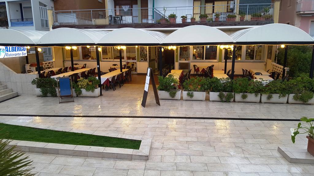 Albergo La Lampara Deiva Marina Ngoại thất bức ảnh
