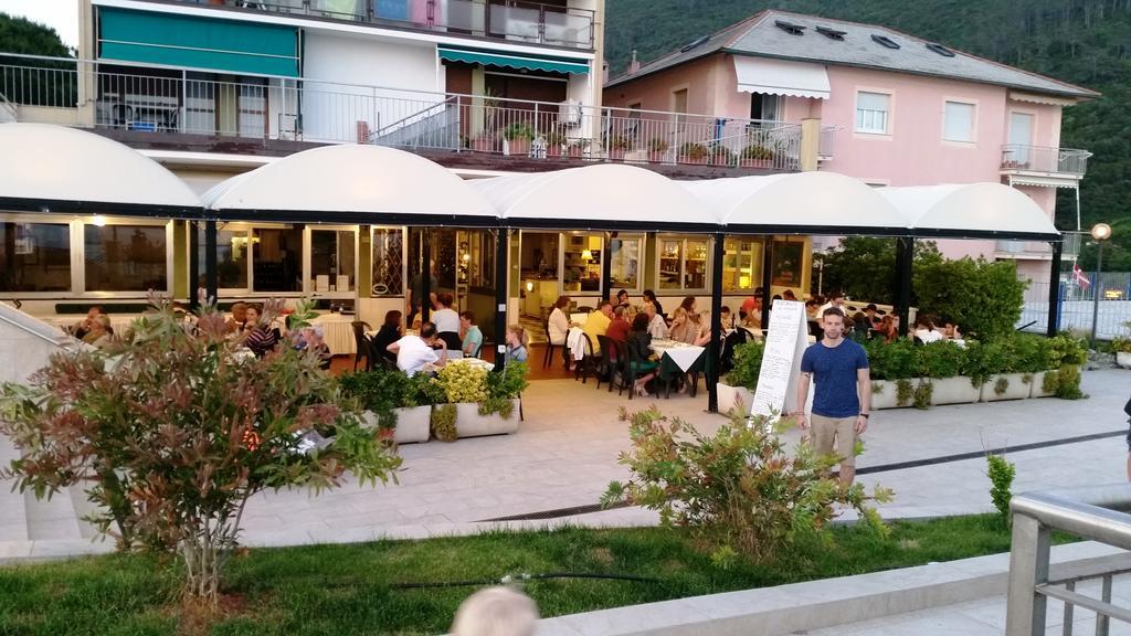 Albergo La Lampara Deiva Marina Ngoại thất bức ảnh